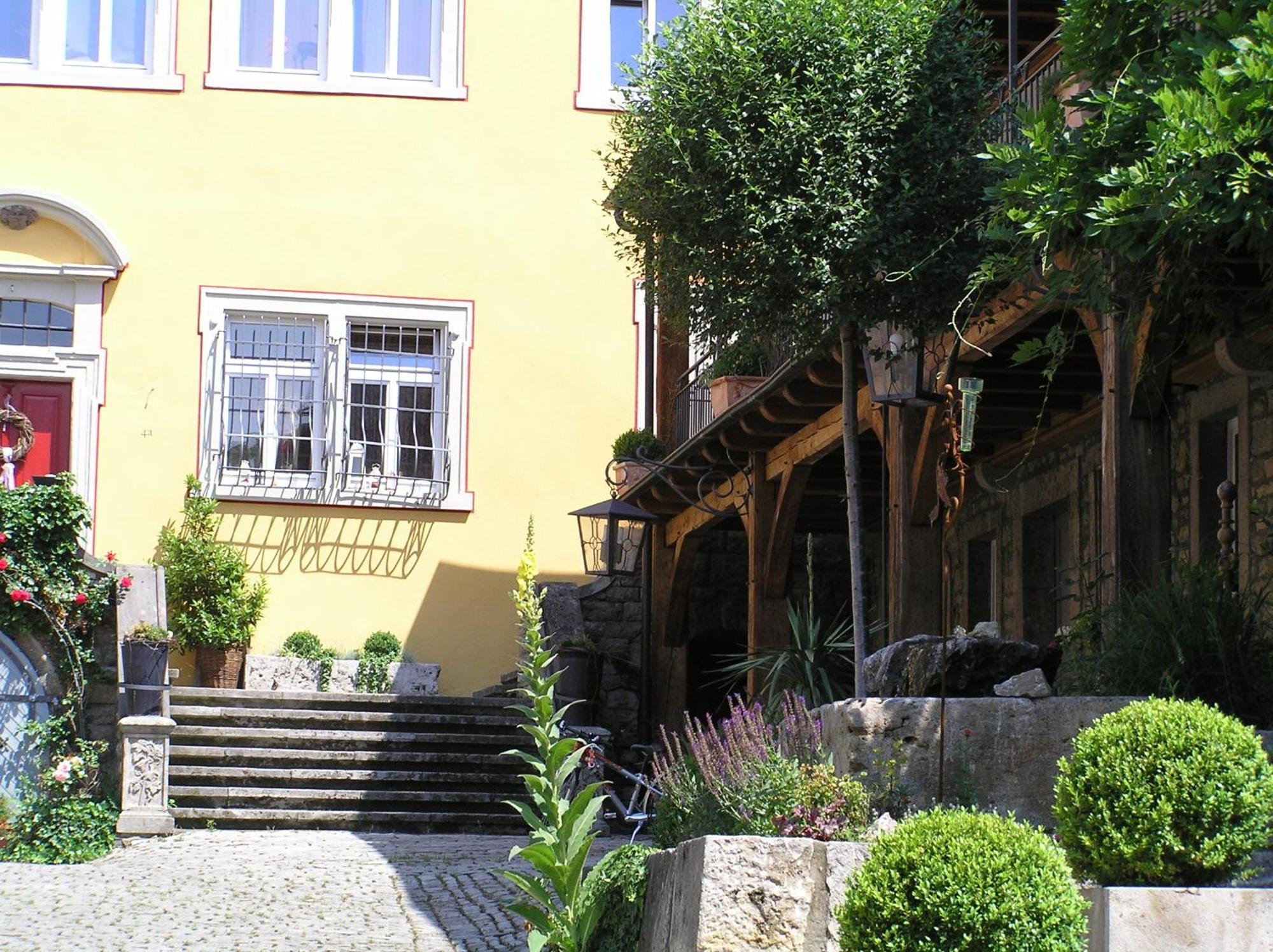 Hotel / Weingut Meintzinger Frickenhausen am Main Kültér fotó